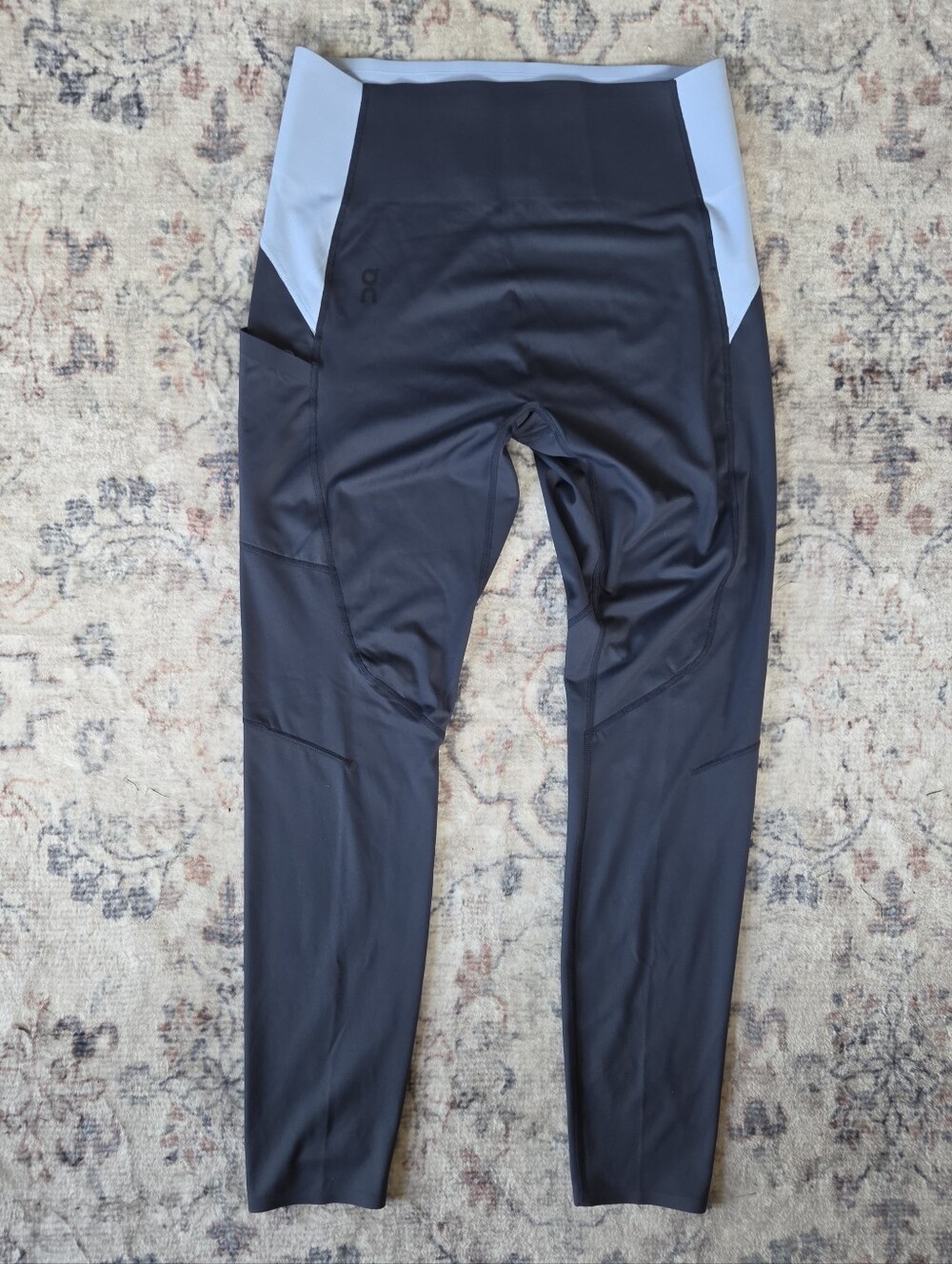 On Clouds | Navy/light Blue Colorblock Highwaist leggings | Size L